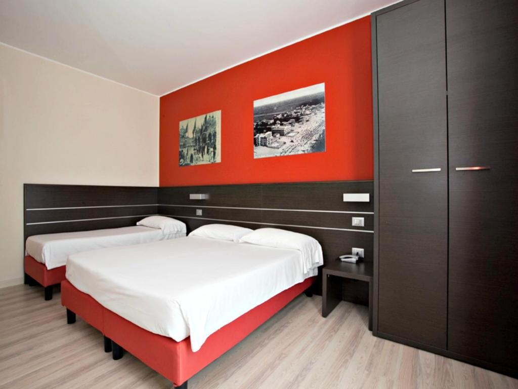Hotel Vienna ลิโดดิเยโซโล ภายนอก รูปภาพ