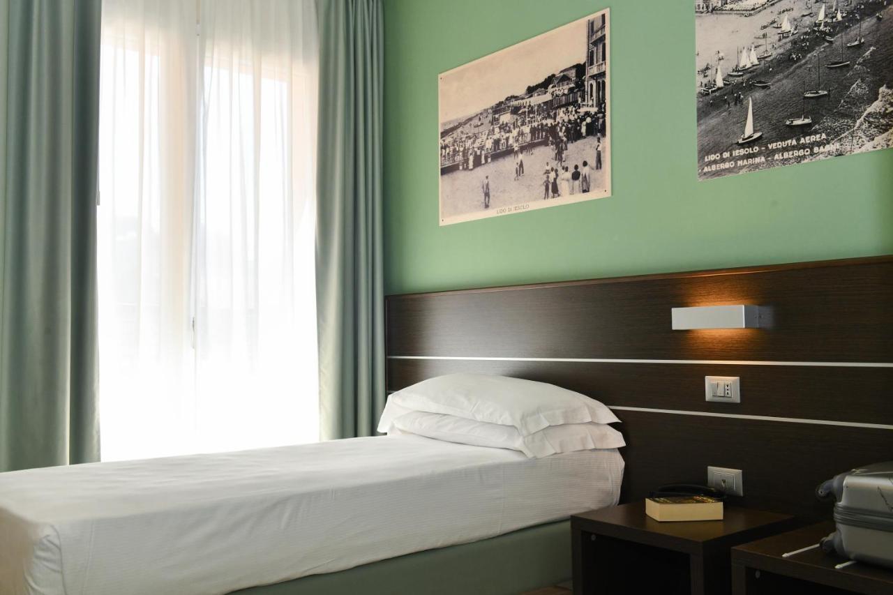 Hotel Vienna ลิโดดิเยโซโล ภายนอก รูปภาพ