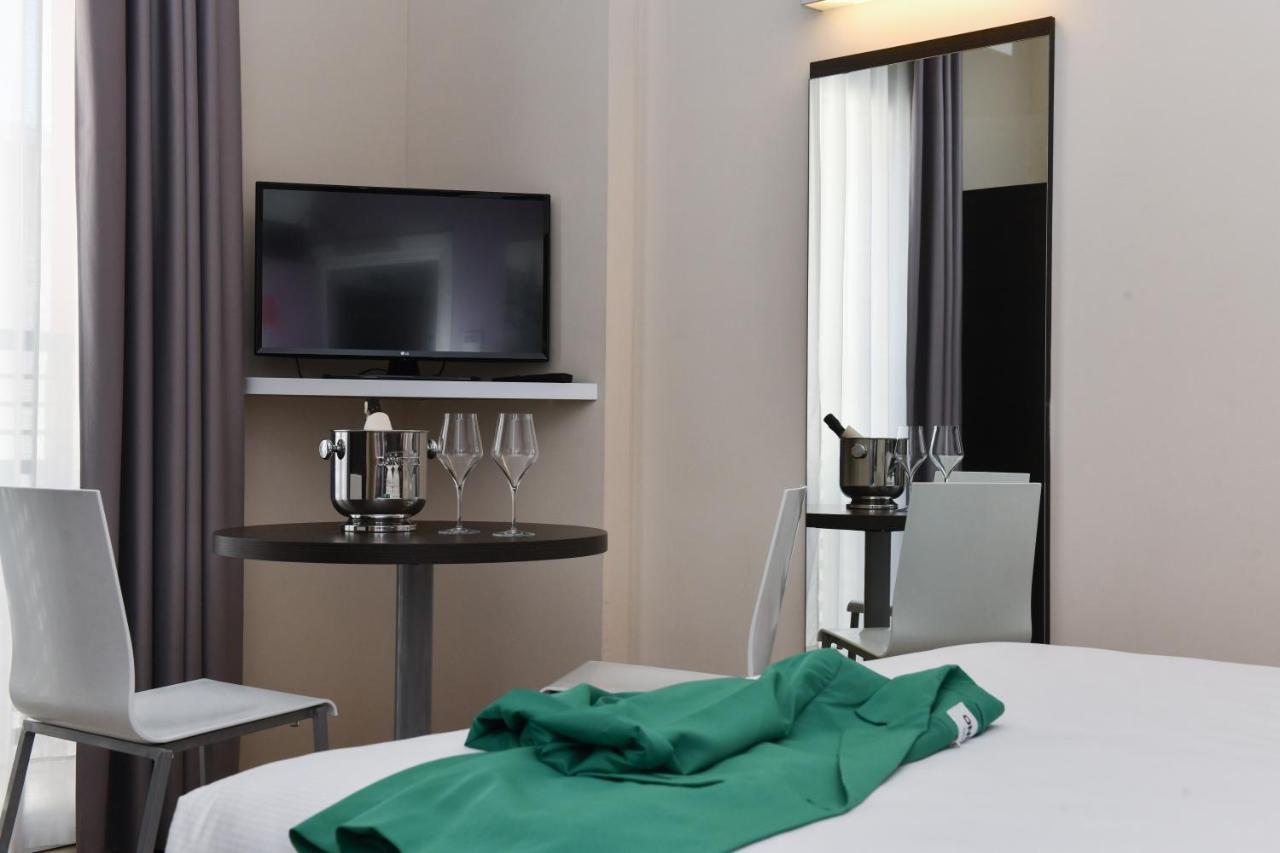 Hotel Vienna ลิโดดิเยโซโล ภายนอก รูปภาพ