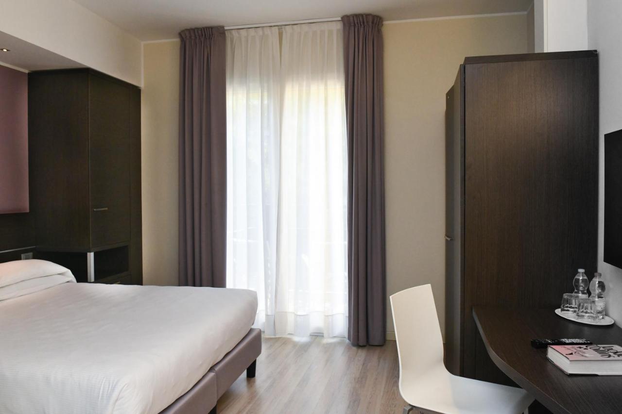 Hotel Vienna ลิโดดิเยโซโล ภายนอก รูปภาพ