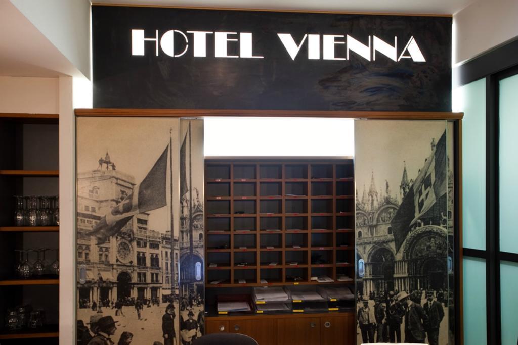 Hotel Vienna ลิโดดิเยโซโล ภายนอก รูปภาพ